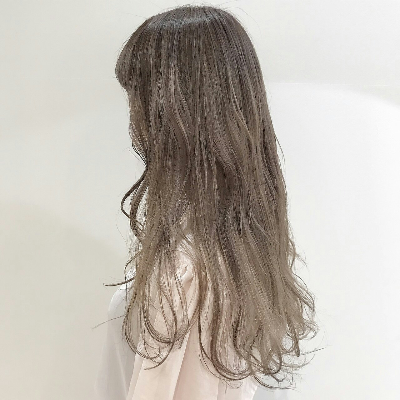 22年もミルクティーアッシュ かわいい女子の代名詞ヘアカラーでモテ髪に ホットペッパービューティーマガジン