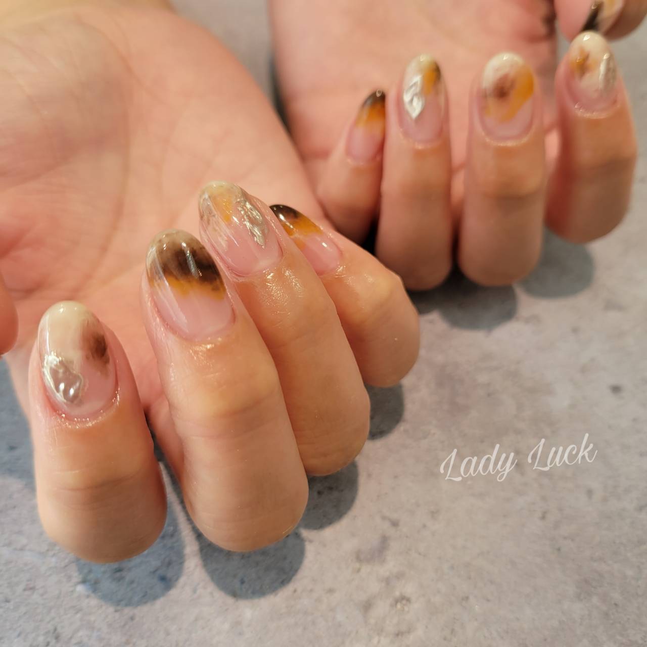 人気☆ニュアンスネイル