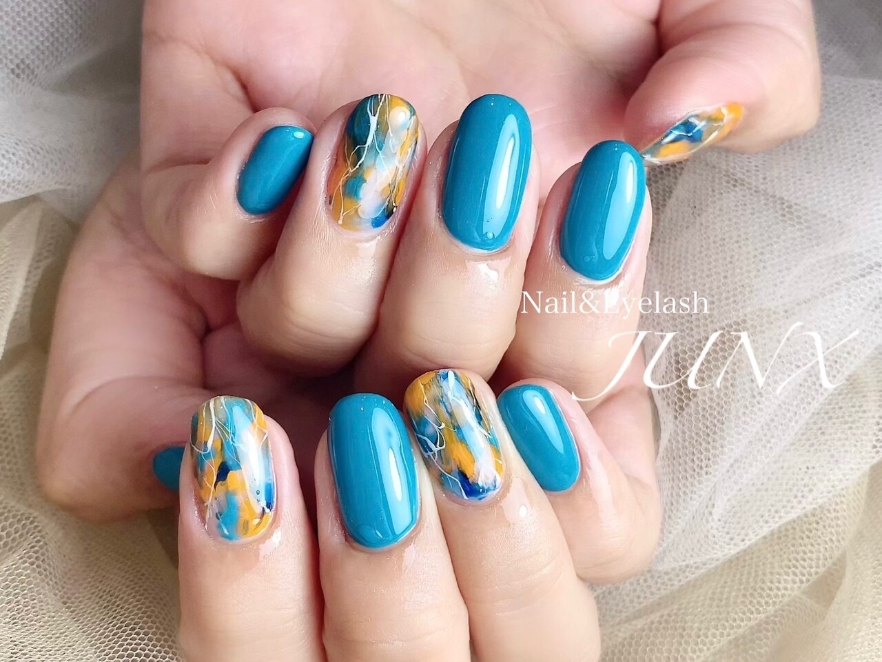 色で楽しむ夏☆２本アートネイル