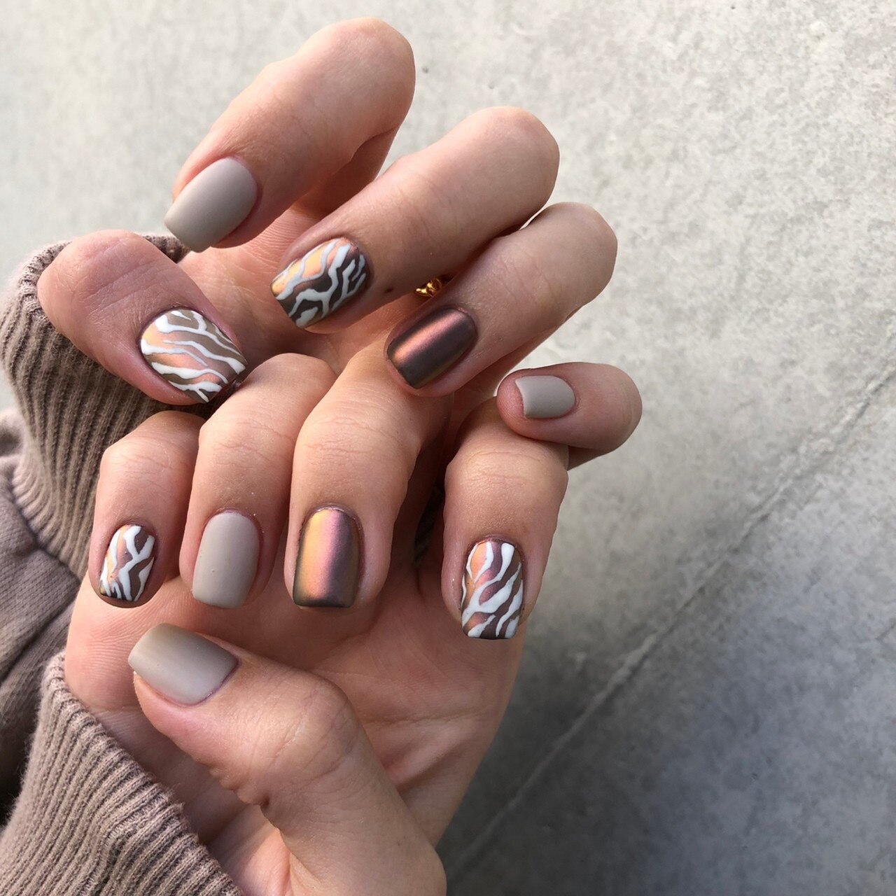 22秋ネイル おしゃれ度がupするトレンドデザインを大公開 ホットペッパービューティーマガジン