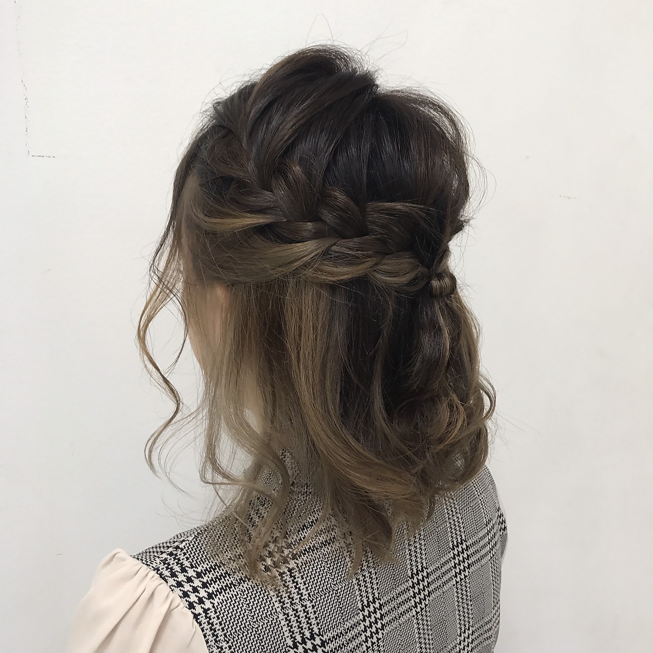 三つ編みハーフアップでモテ女子に変身 簡単愛されヘアアレンジのやり方 ホットペッパービューティーマガジン