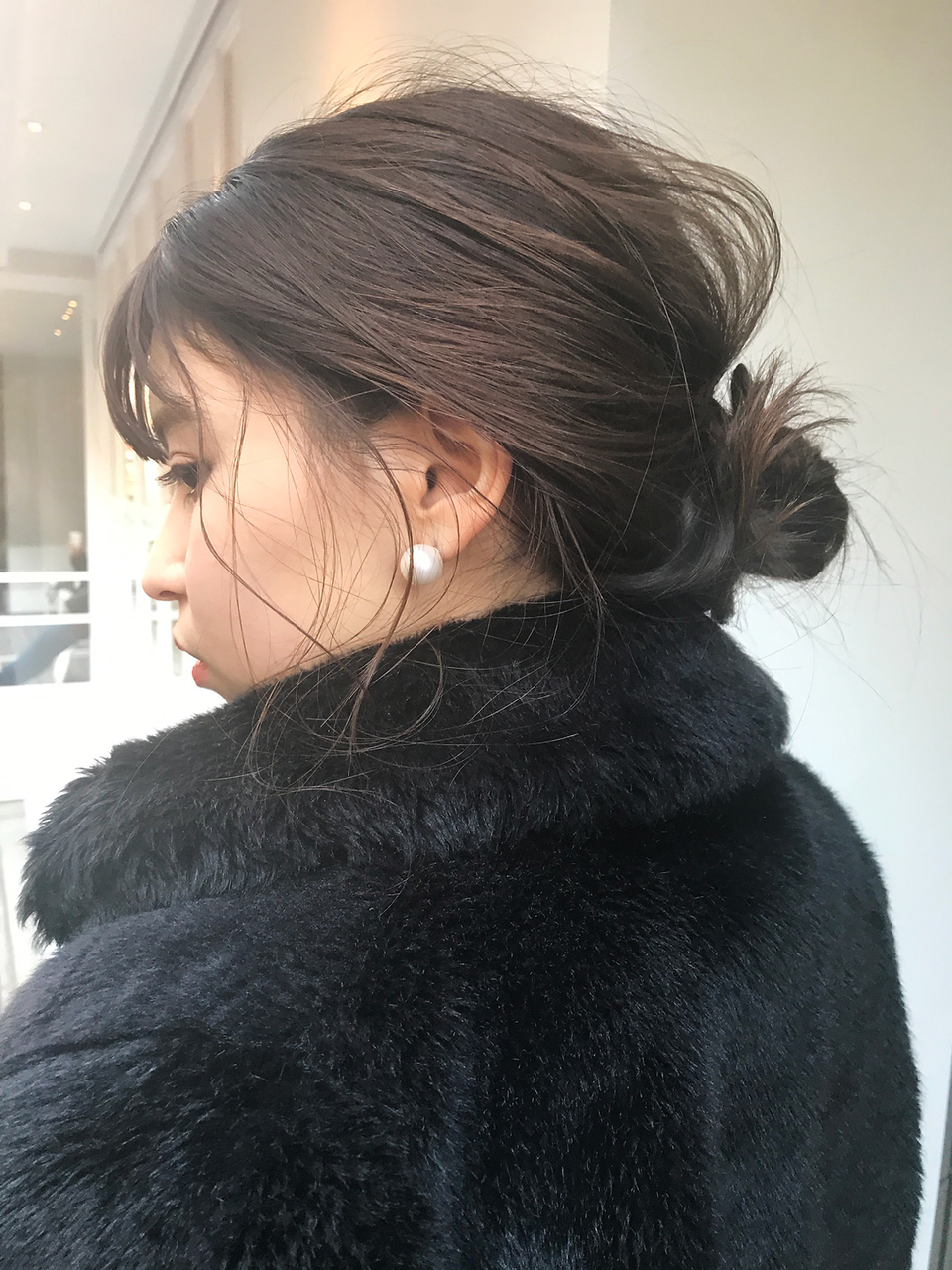 【インターン生必見】きっちりシニヨンスタイルで清潔感のある好印象ヘアに｜ホットペッパービューティーマガジン