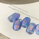 オーロラネイルデザイン50選。パウダーやフィルムでつくる簡単セルフネイル術も