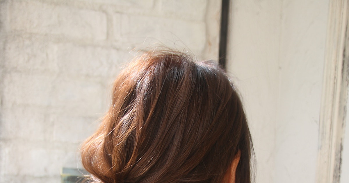 サイドポニーテール特集 大人かわいいアレンジのやり方とおすすめカタログを徹底解説 ホットペッパービューティーマガジン サイドポニーテール特集 大人かわいいアレンジのやり方とおすすめカタログを徹底解説 ホットペッパービューティーマガジン