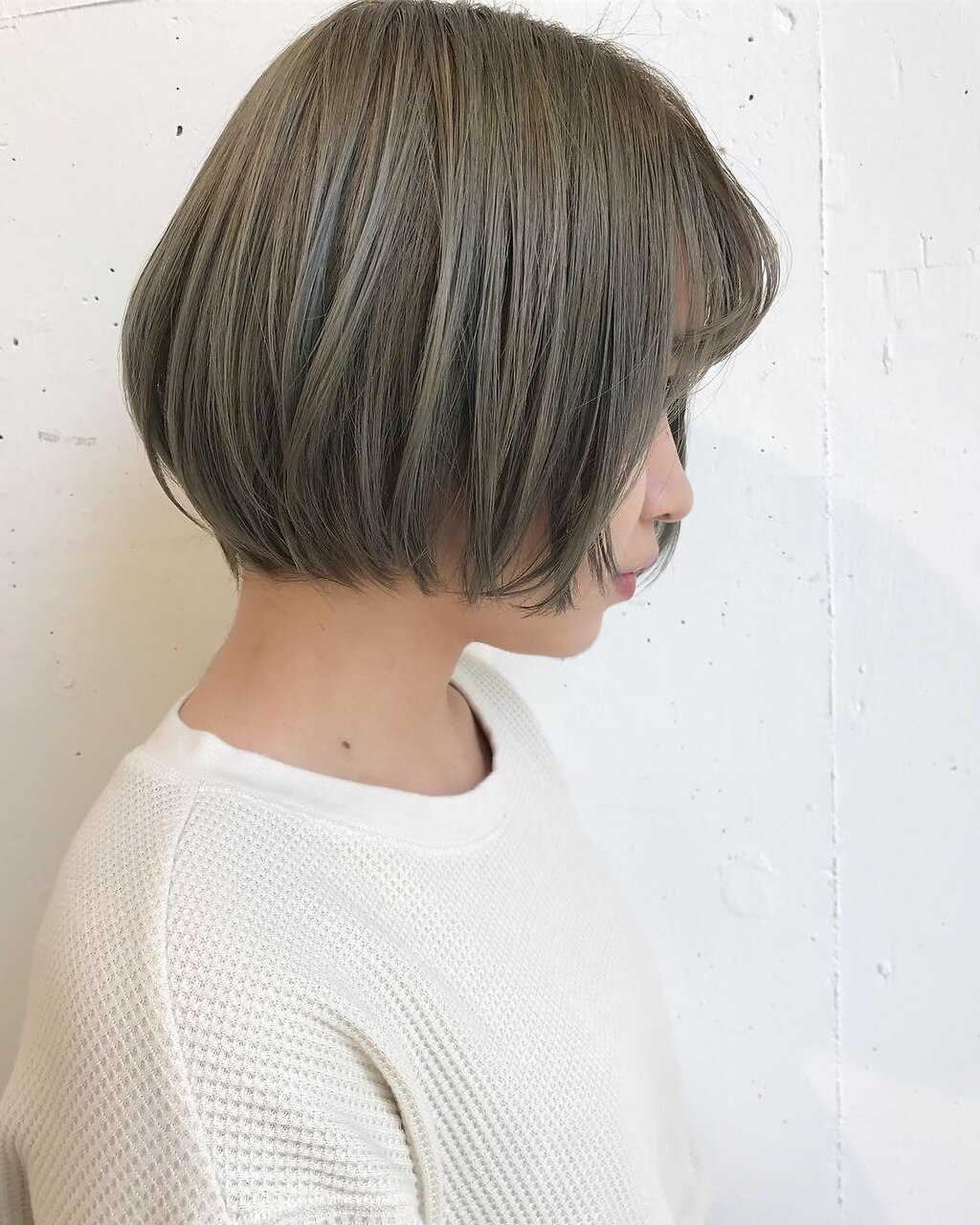 オリーブグレージュってどんな色 特徴とブリーチの有無別ヘアカラーサンプル集 ホットペッパービューティーマガジン