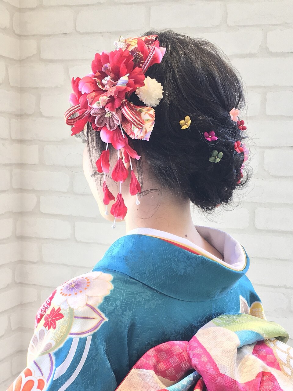 22年 今年の成人式の髪型は編み込みで決まり レングス別おすすめヘアスタイルも ホットペッパービューティーマガジン