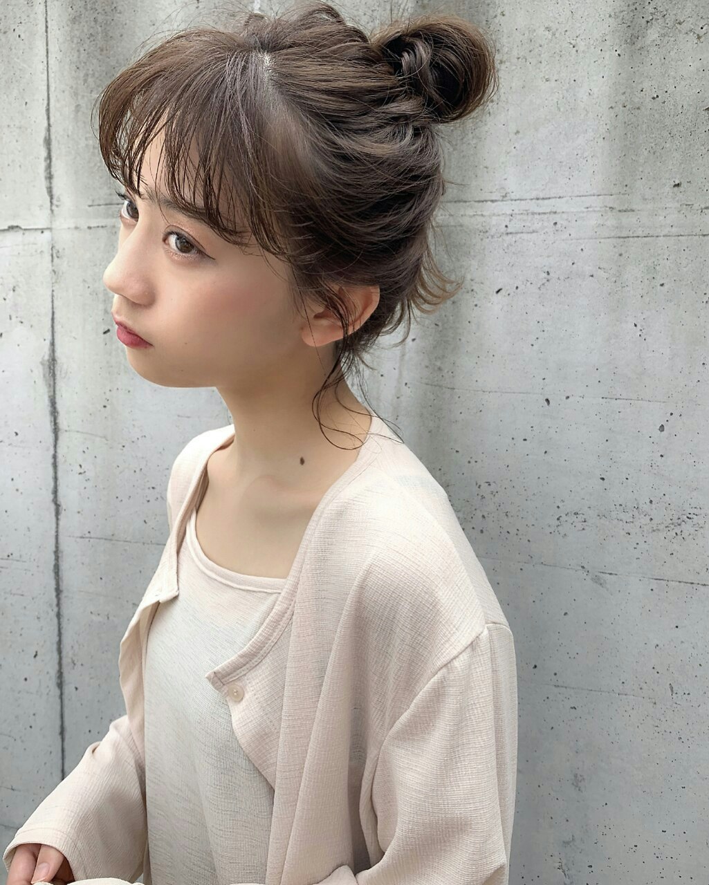 アップヘアのお手本ガイド最新版。簡単デイリーアレンジからパーティーアレンジまでのサムネイル画像