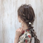 『estrela』大人可愛いお呼ばれ編みおろしアレンジ