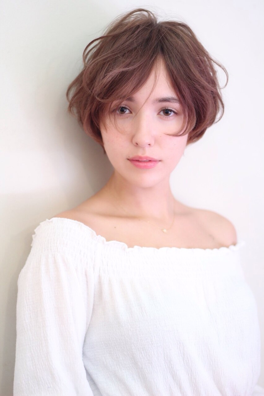 【表参道】長め前髪のふんわりフェミニンショート★藤沢