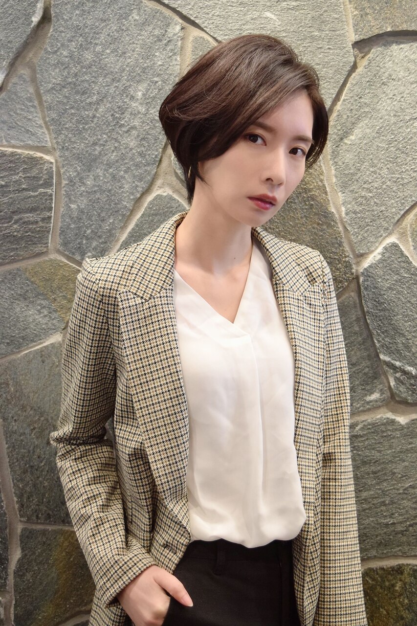 大人美シルエットショート
