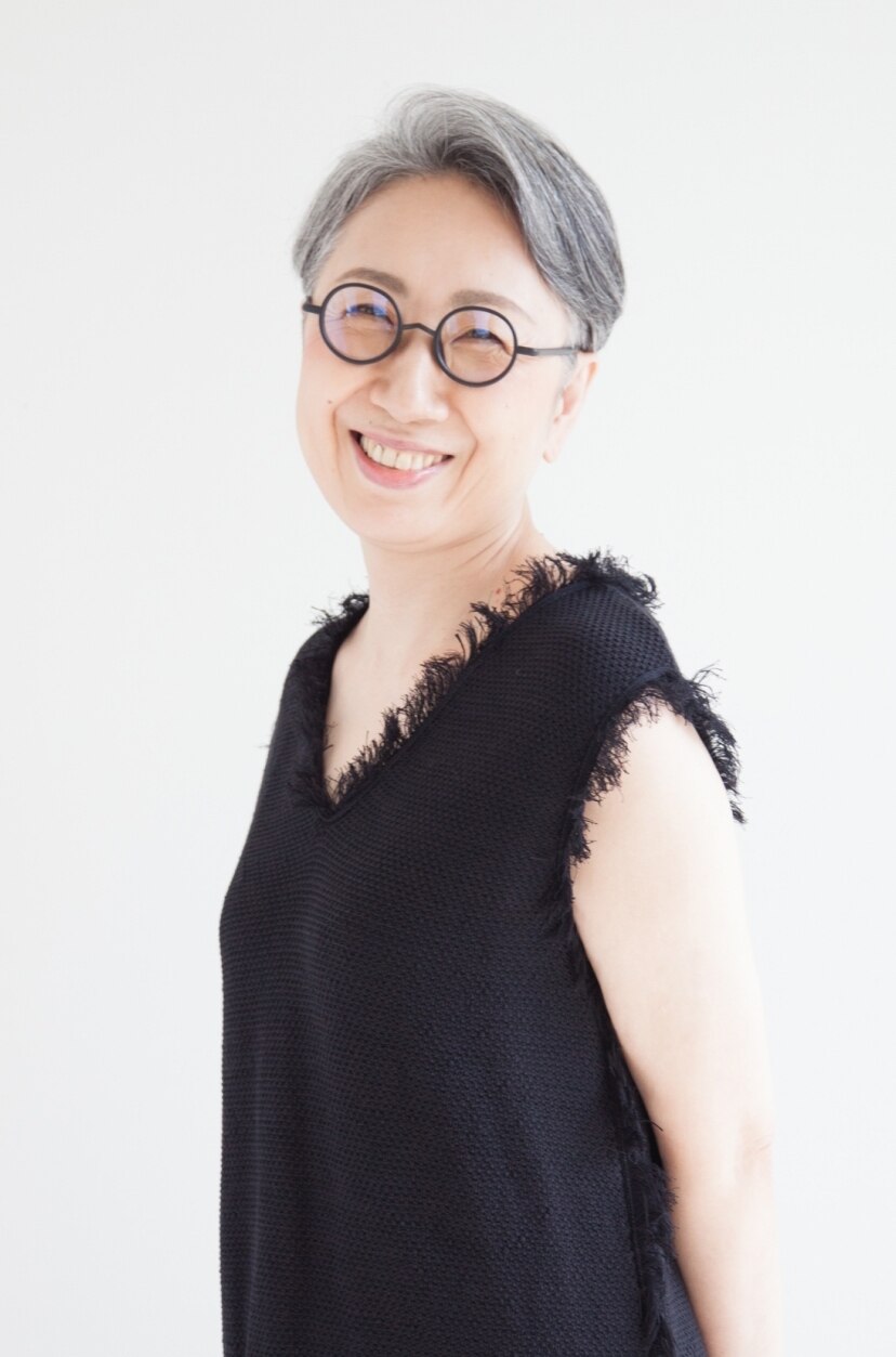 老熟女 60代が目指したいおばさんぽくない髪型って？カタログ＆若見せヘアのポイントも｜ホットペッパービューティーマガジン
