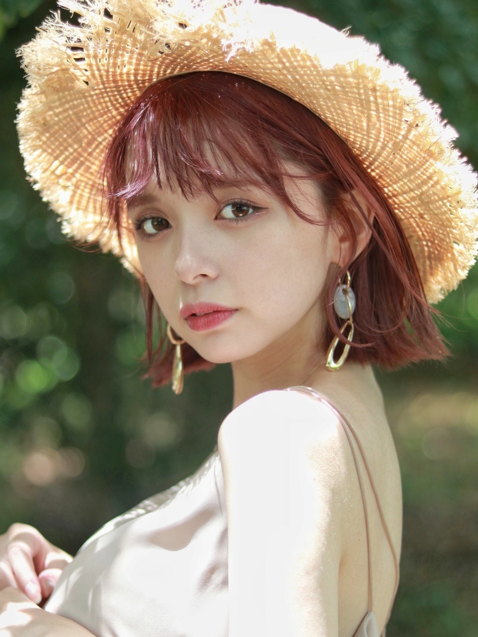 21年夏 帽子に合わせてヘアアレンジ 脱いでも被ってもかわいいおすすめスタイル特集 ホットペッパービューティーマガジン 21年夏 帽子に合わせてヘアアレンジ 脱いでも被ってもかわいいおすすめスタイル特集 ホットペッパービューティーマガジン
