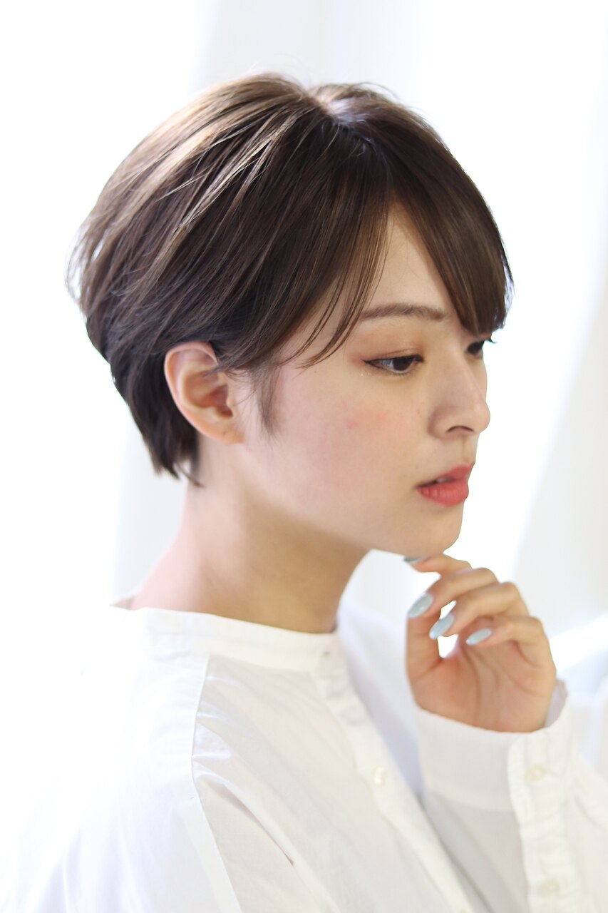 流し前髪でつくる丸みショート