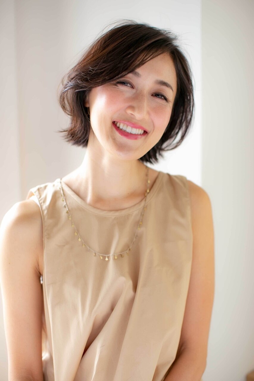 【大人かわいい】ココアブラウンカラーのふんわり前髪外はねボブ