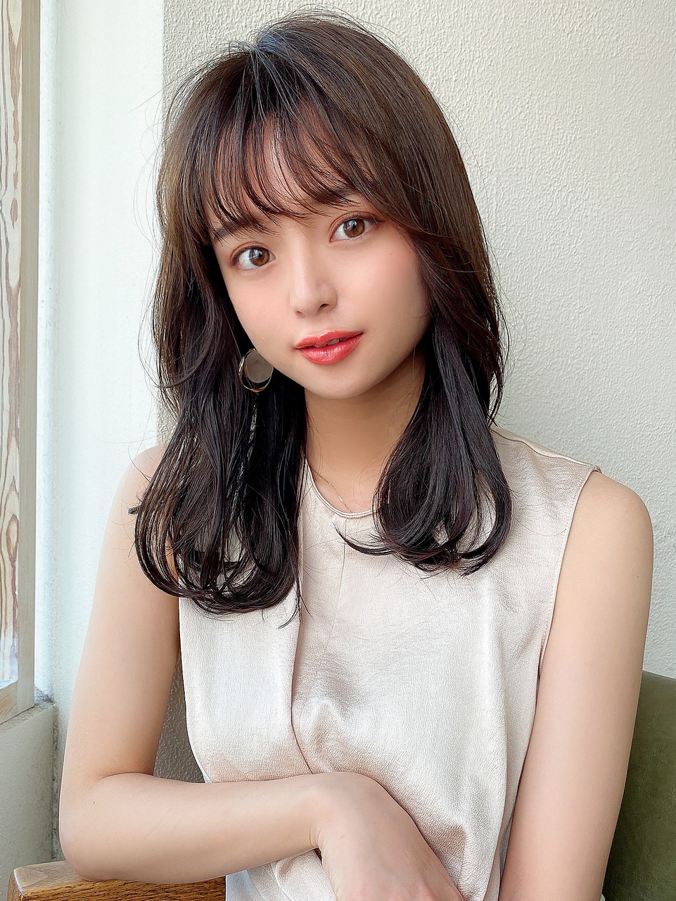アフロートeri　20代30代40代大人セミロング暗髪斜めバング