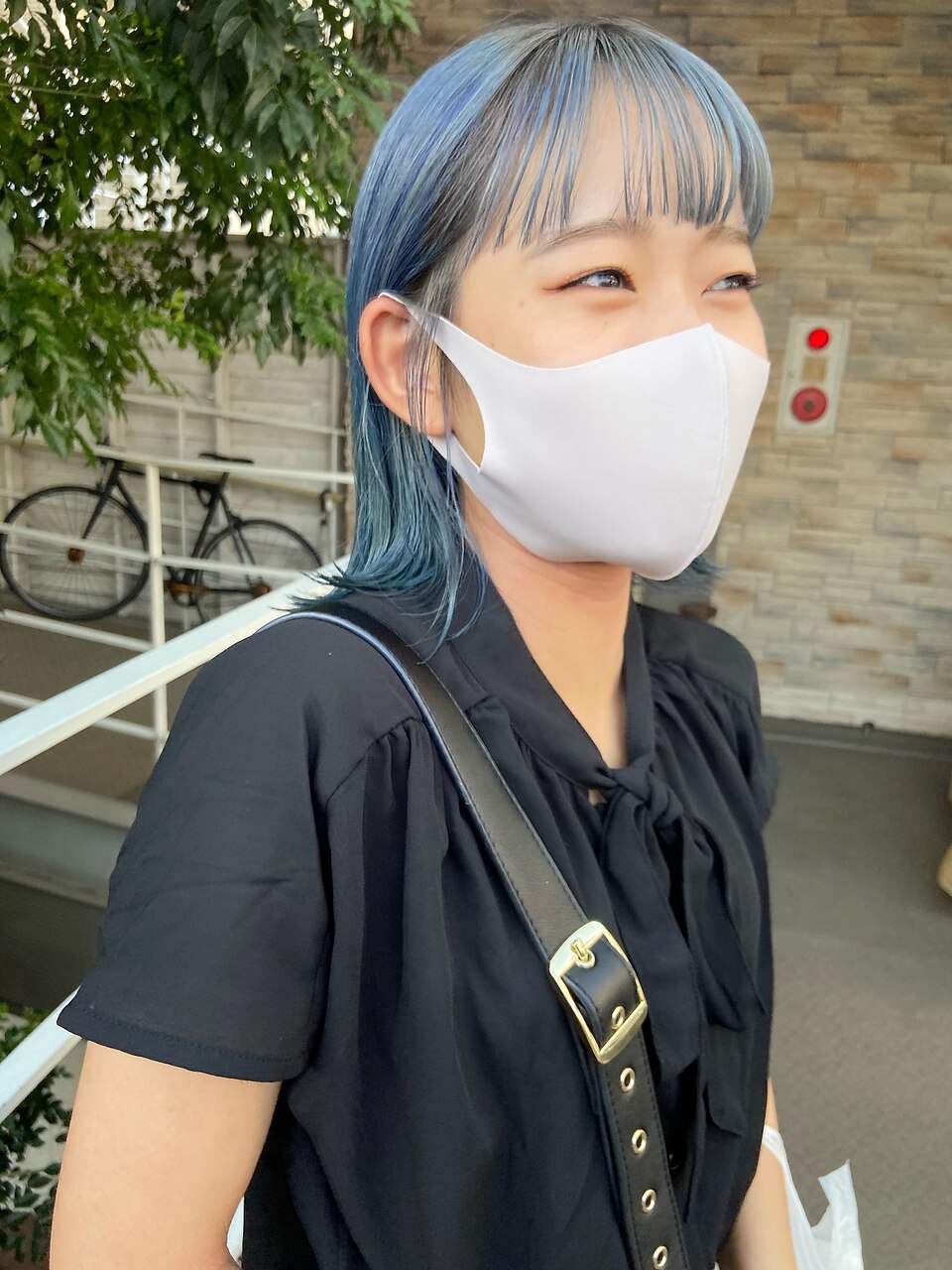 TRENCHペールブルーカラー