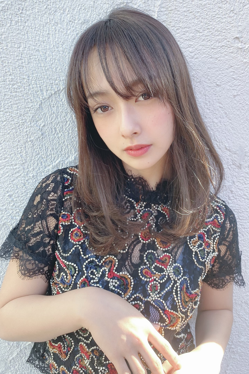 グレージュの大人かわいいワンカールセミディ♪藤沢