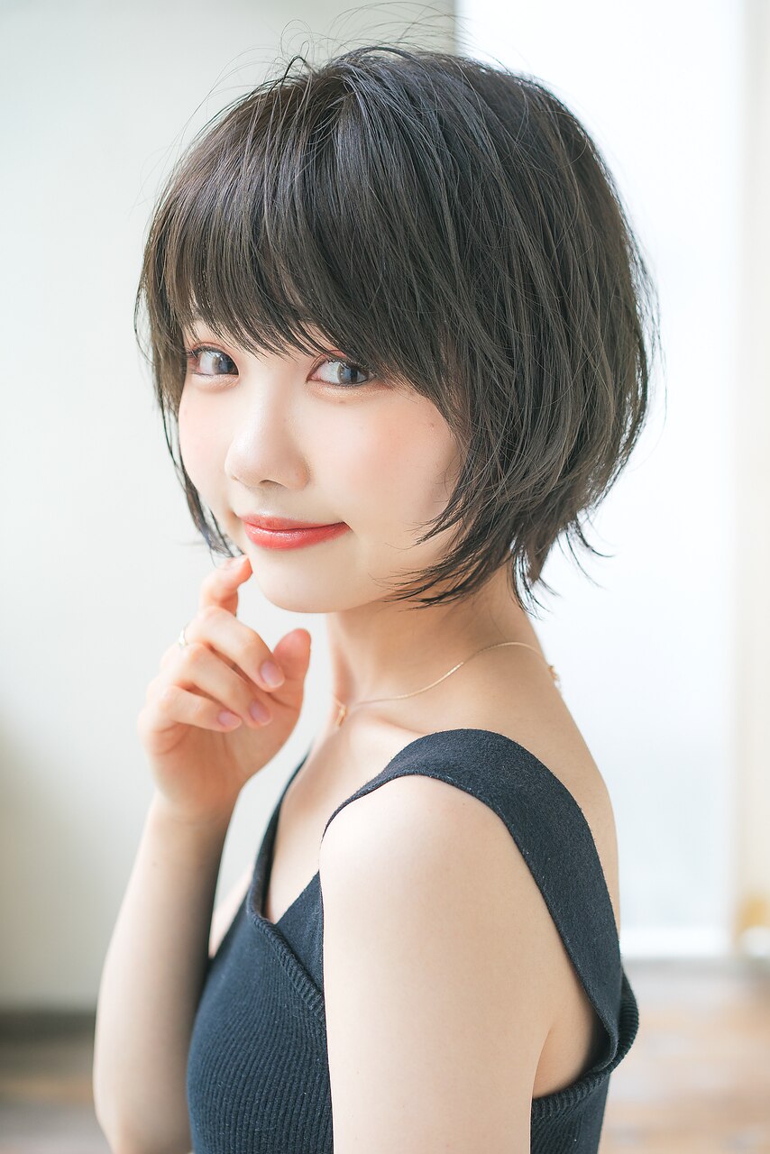 【Un ami】《増永剛大》　オリーブアッシュ×外ハネショートボブ