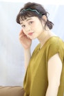 カジュアルダウンなお呼ばれヘアに　カチューシャヘアアレンジ