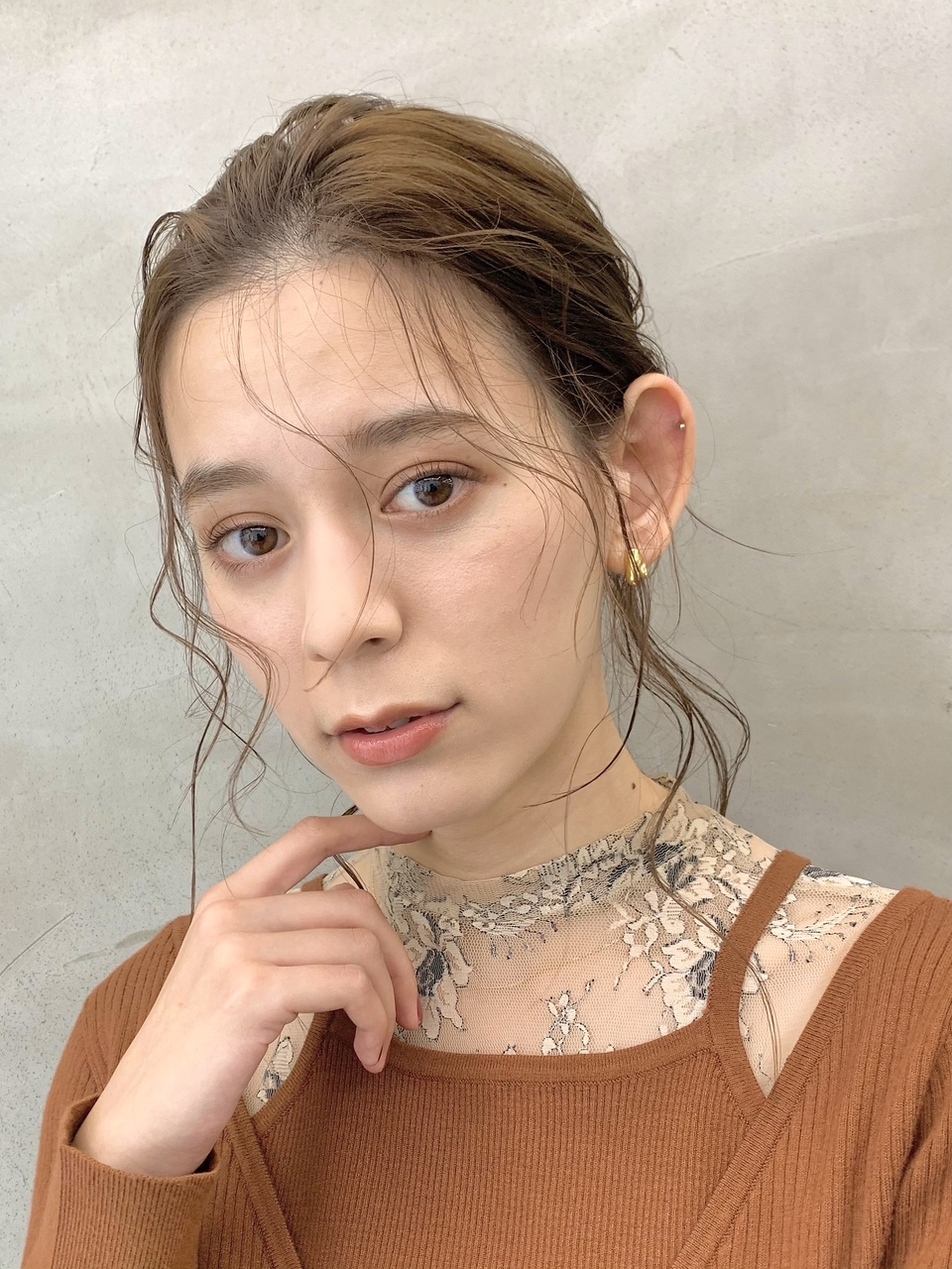 おしゃれなポニーテールは前髪で決まる バングのありなし別おすすめスタイル特集 ホットペッパービューティーマガジン おしゃれなポニーテールは前髪で決まる バングのありなし別おすすめスタイル特集 ホットペッパービューティーマガジン