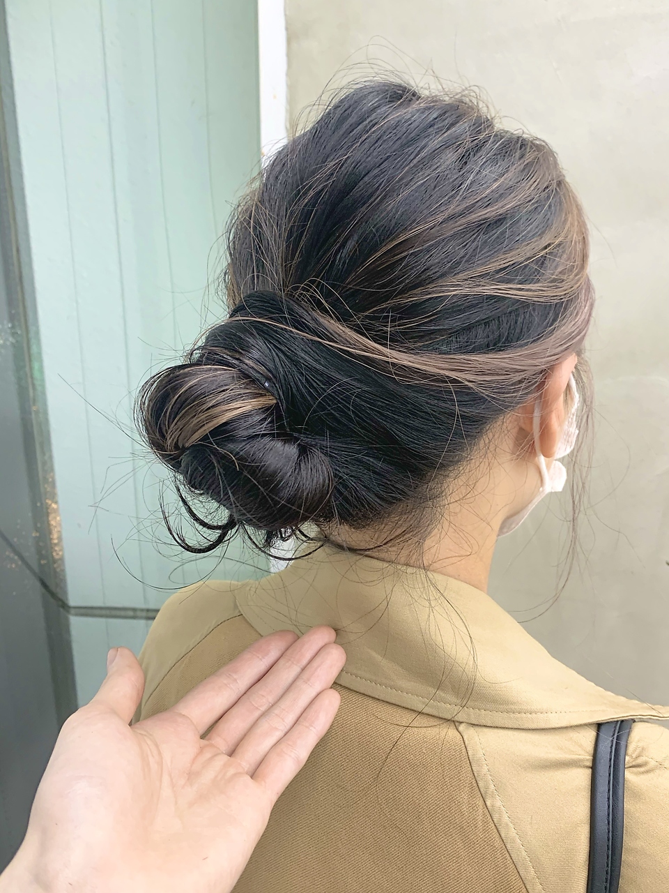 セミロング向け 簡単ヘアアレンジ特集 やり方からおすすめスタイルまで大公開 ホットペッパービューティーマガジン セミロング向け 簡単ヘアアレンジ特集 やり方からおすすめスタイルまで大公開 ホットペッパービューティーマガジン