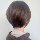 大人の柔らかい、まるみ小顔ショートボブとブラウンベージュ