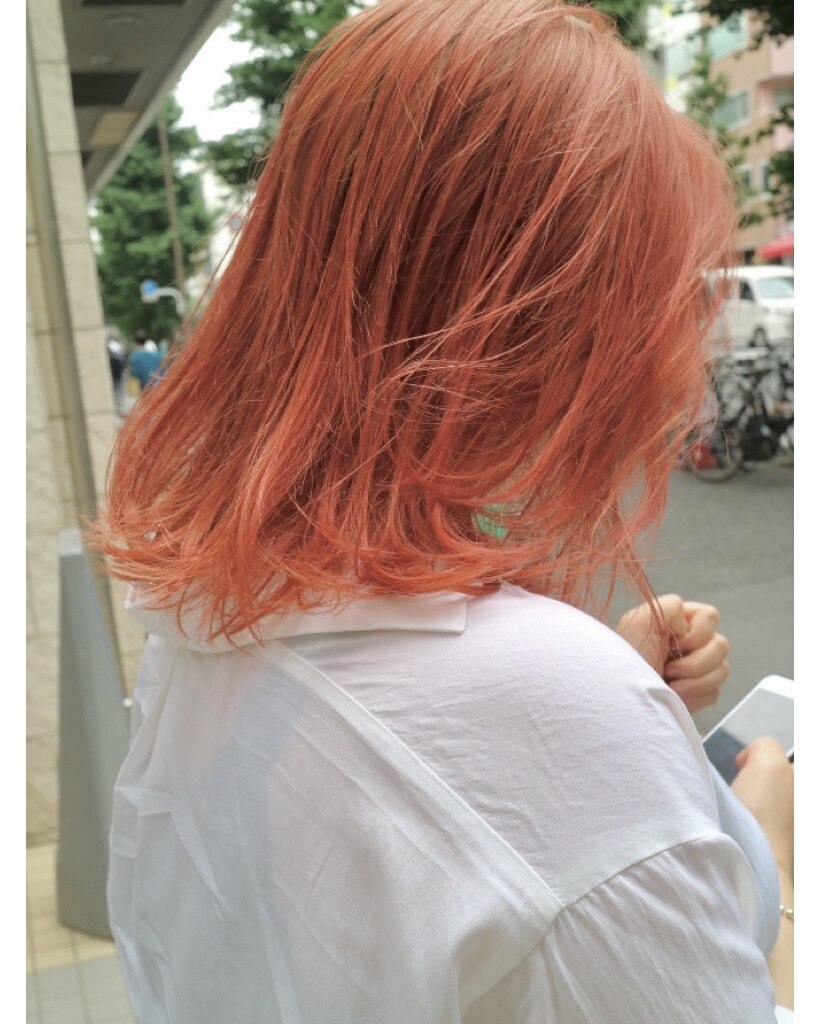 サーモンオレンジカラー