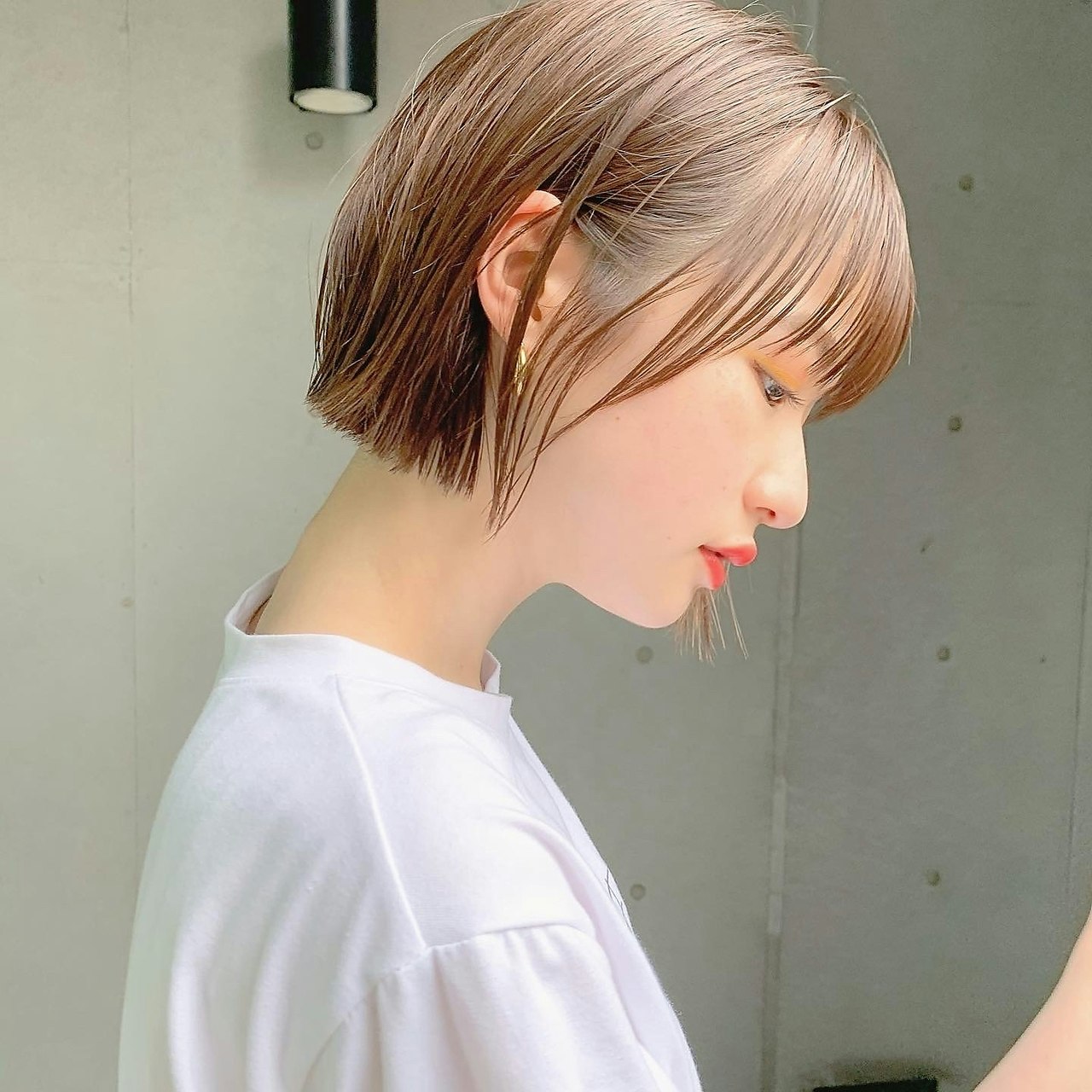 ショートヘアはセットでおしゃれに セットの基本とシーン別おすすめアレンジを紹介 ホットペッパービューティーマガジン ショートヘアはセットでおしゃれに セットの基本とシーン別おすすめアレンジを紹介 ホットペッパービューティーマガジン