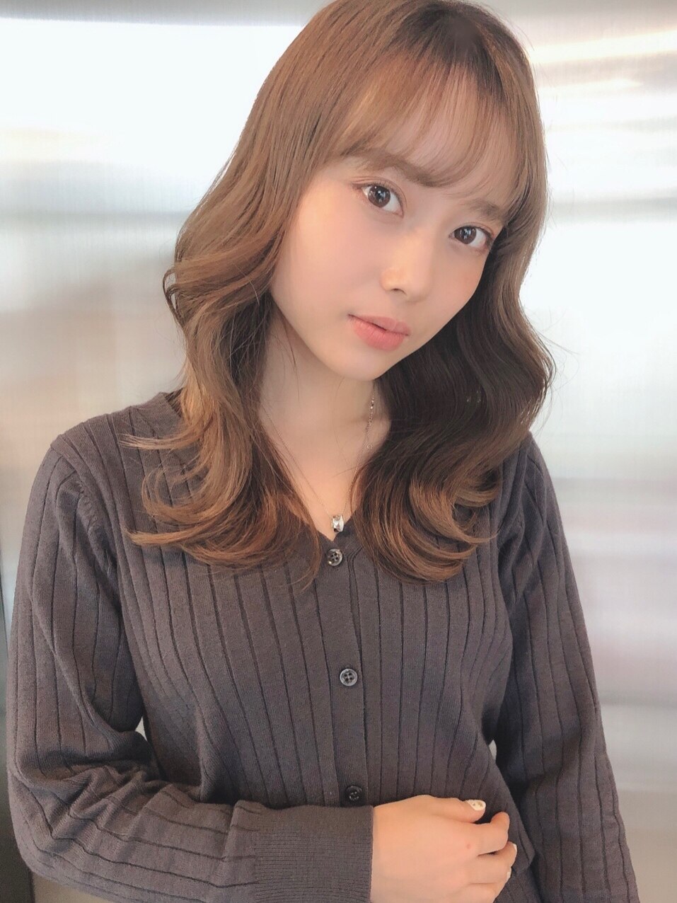 韓国レイヤー まろやかベージュ オルチャンヘア エアリーミディ