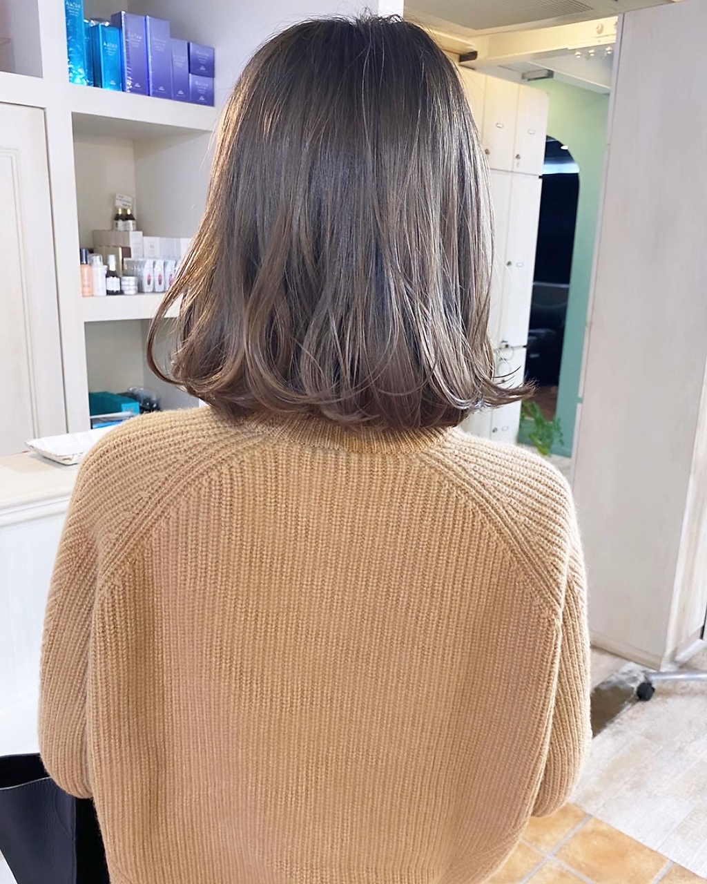 切りっぱなしボブ×ケアブリーチ　ラテグレージュ