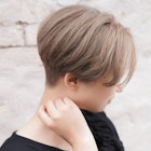 スーツ短髪ツーブロック束感モテる黒髪シークレットパーマ流行