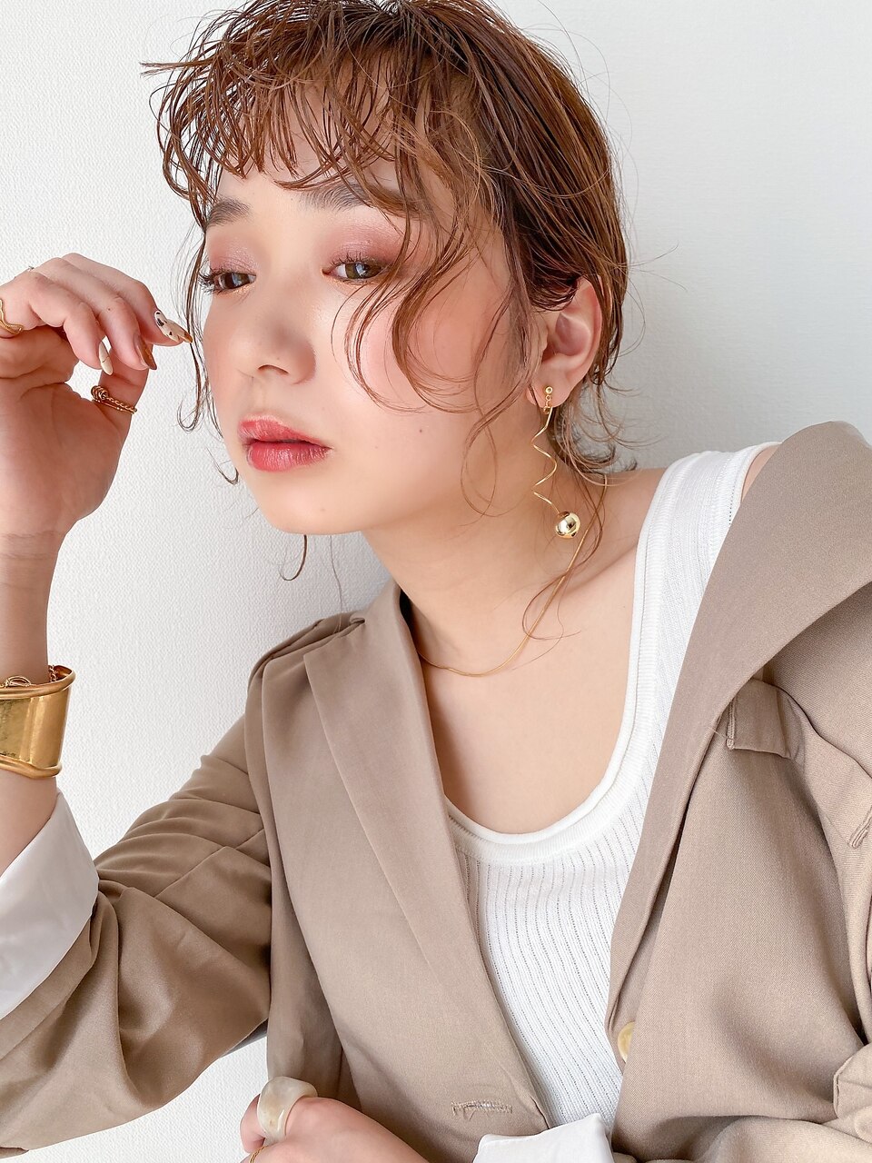 “なんかオシャレ”ゆるっと一つ結びアレンジ