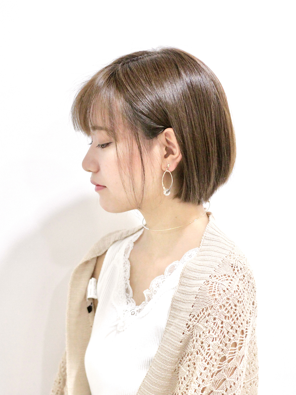 大人かわいい20代30代40代ショートボブとナチュラルブラウン