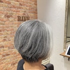 グレイヘア×ショートスタイル
