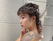 21 卒業式後のパーティーの髪型って ドレス姿を華やかにするアレンジ特集 ホットペッパービューティーマガジン 21 卒業式後のパーティーの髪型って ドレス姿を華やかにするアレンジ特集 ホットペッパービューティーマガジン