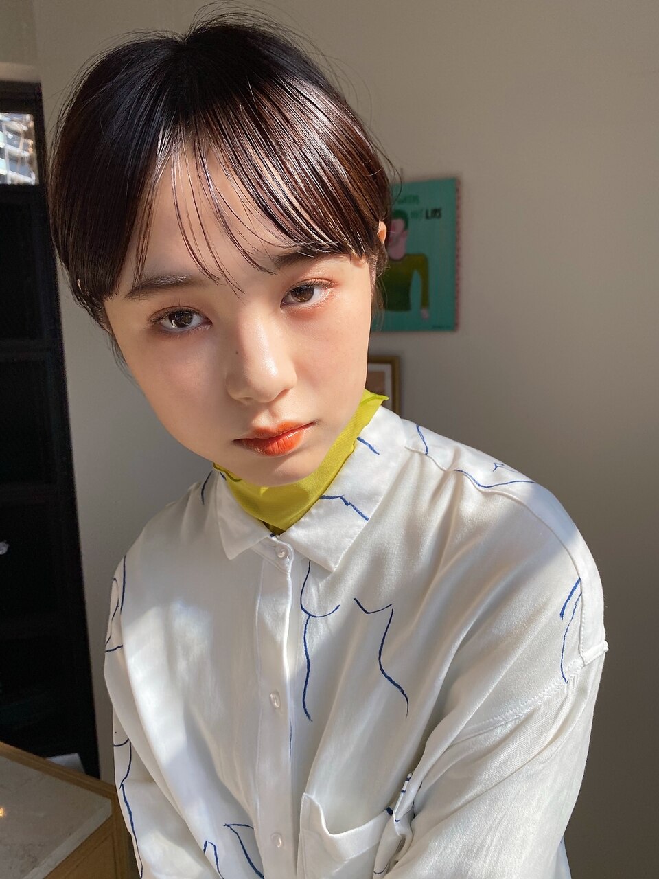 耳かけショート×ダークオリーブブラウン