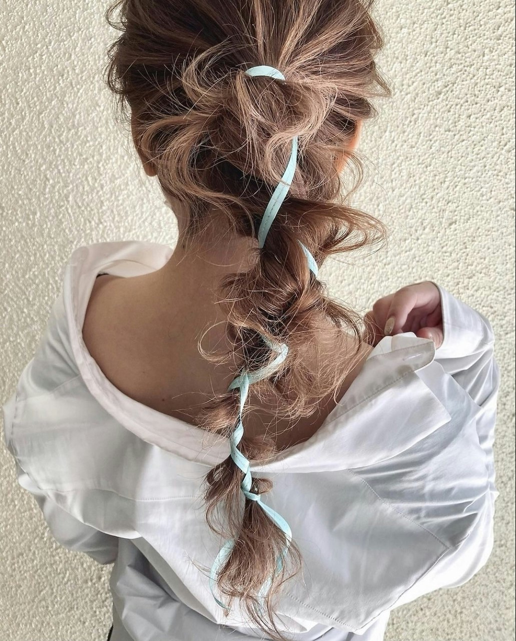 トレンドのワイヤーポニースタイル特集 こなれる紐アレンジで旬を手に入れよう ホットペッパービューティーマガジン トレンドのワイヤーポニースタイル特集 こなれる紐アレンジで旬を手に入れよう ホットペッパービューティーマガジン