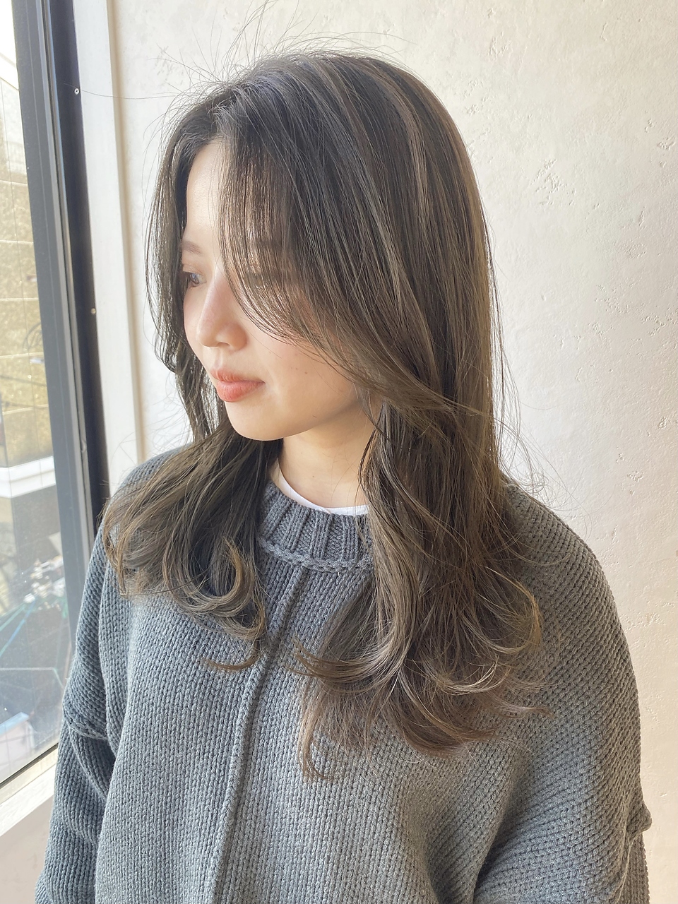 21年夏 透け感あふれる軽やかヘアカラーで透明度upを狙おう 明るめ 暗めもたっぷりご紹介 ホットペッパービューティーマガジン