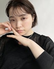 揺れるバングパーマ