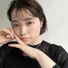 揺れるバングパーマ