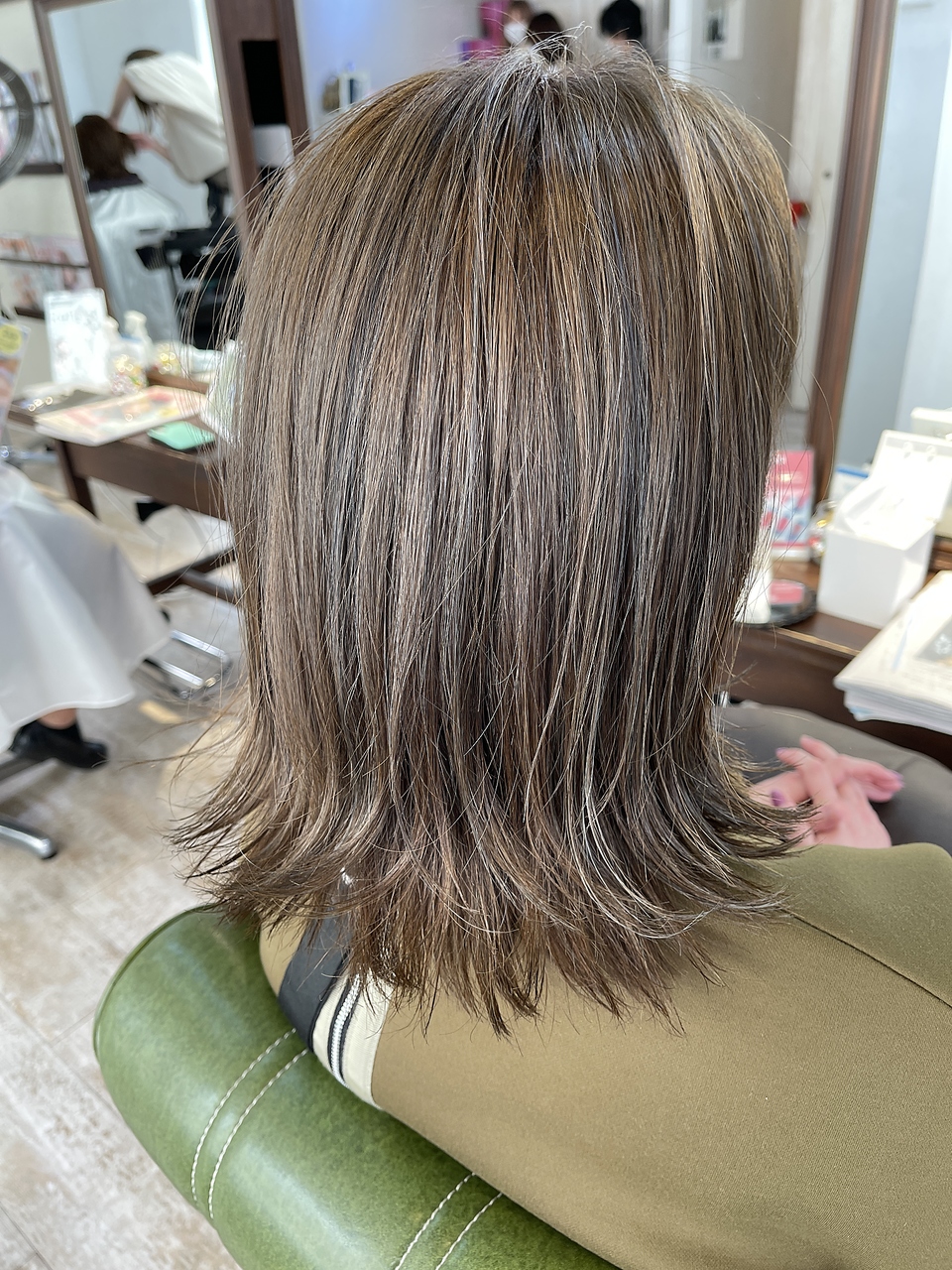  重山】ホワイトグレージュコンマヘアハイライトお客様スタイル