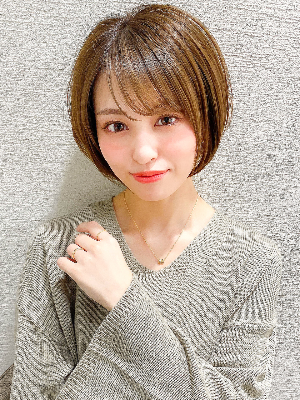 【谷 賢二】ホワイトアッシュ小顔メルティカラーエアリーミディ