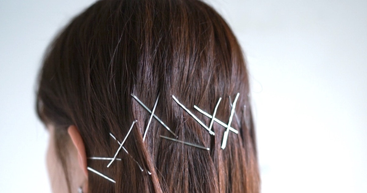 ヘアピンはアレンジのアクセント かわいいスタイリングを作る留め方って ホットペッパービューティーマガジン ヘアピンはアレンジのアクセント かわいいスタイリングを作る留め方って ホットペッパービューティーマガジン