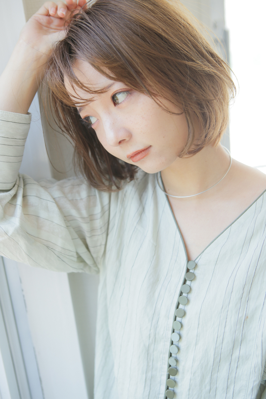 21年夏 透け感あふれる軽やかヘアカラーで透明度upを狙おう 明るめ 暗めもたっぷりご紹介 ホットペッパービューティーマガジン