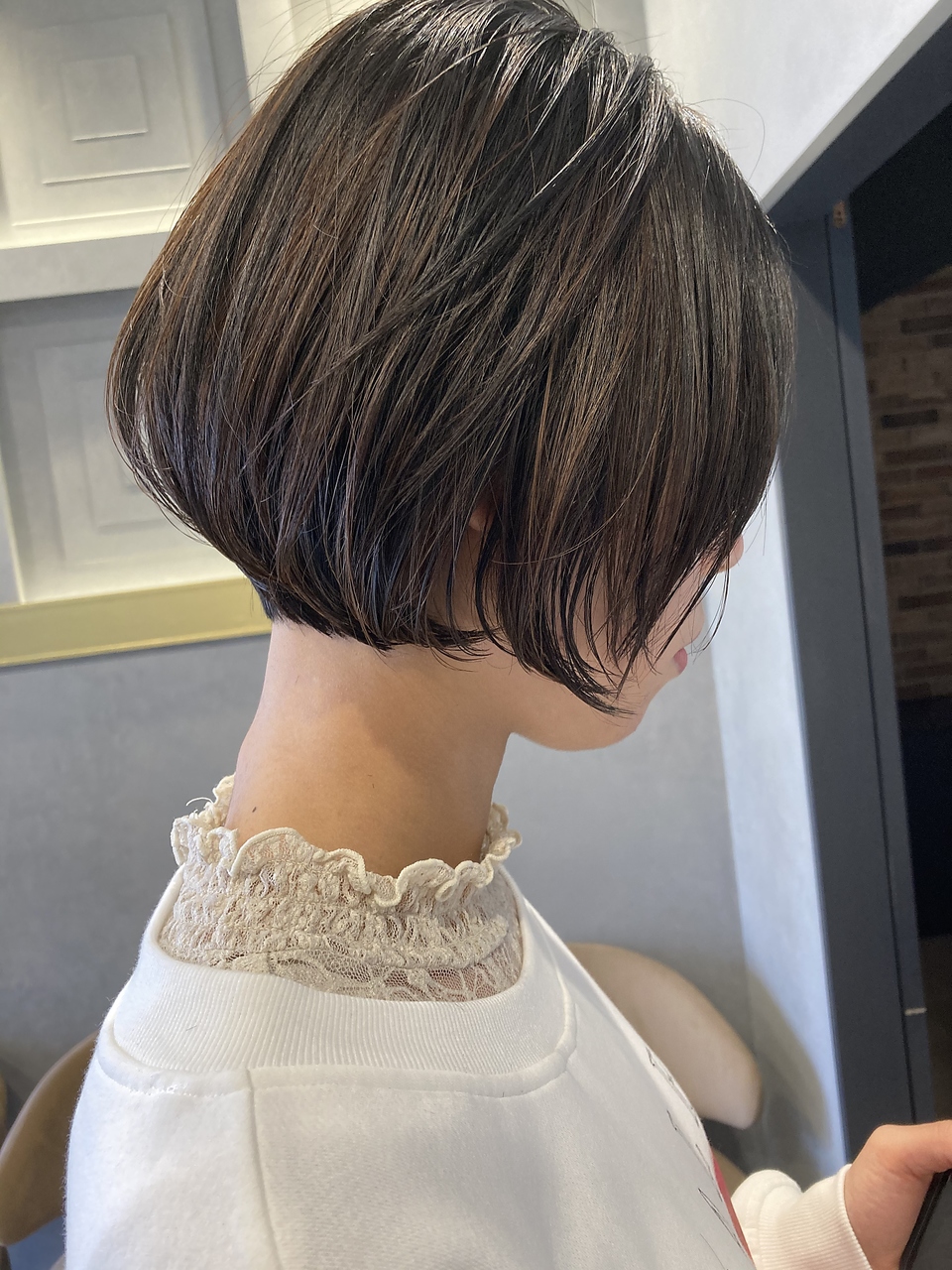 切りっぱなしボブ／アッシュブラウンカラー石原