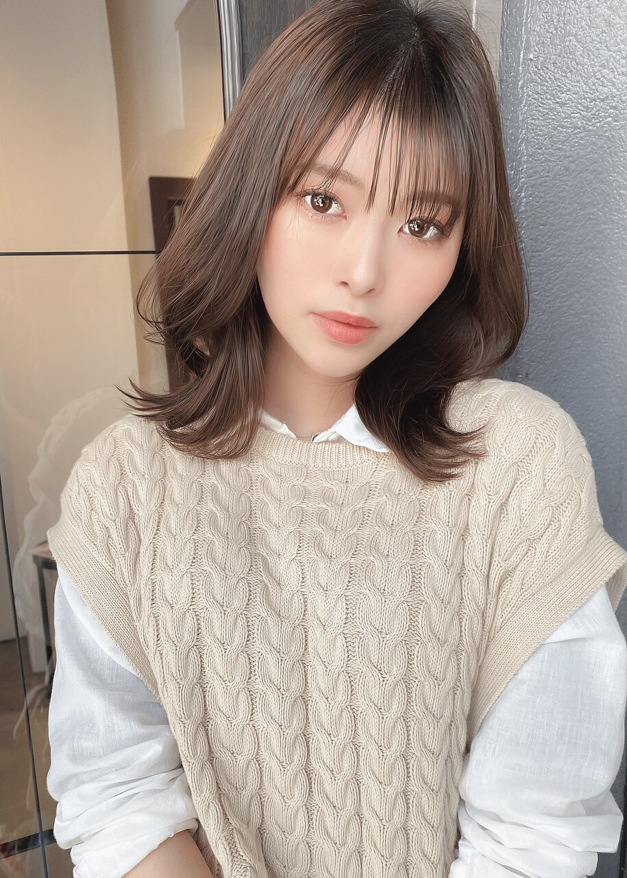 小顔に見せる大人の韓国レイヤー×ミディアム