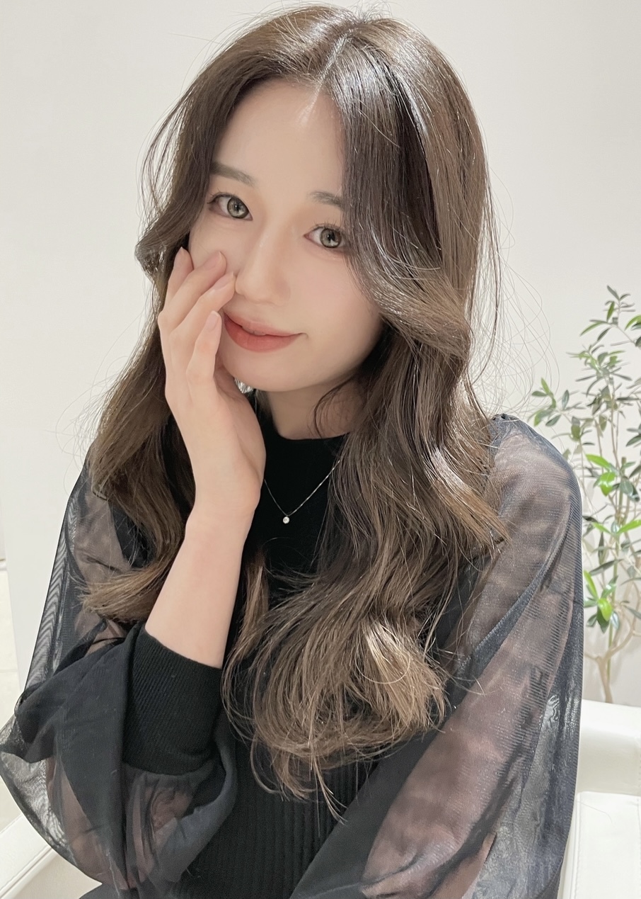 レイヤーカットで憧れの韓国風に 理想に近づくためのポイントを紹介 ホットペッパービューティーマガジン