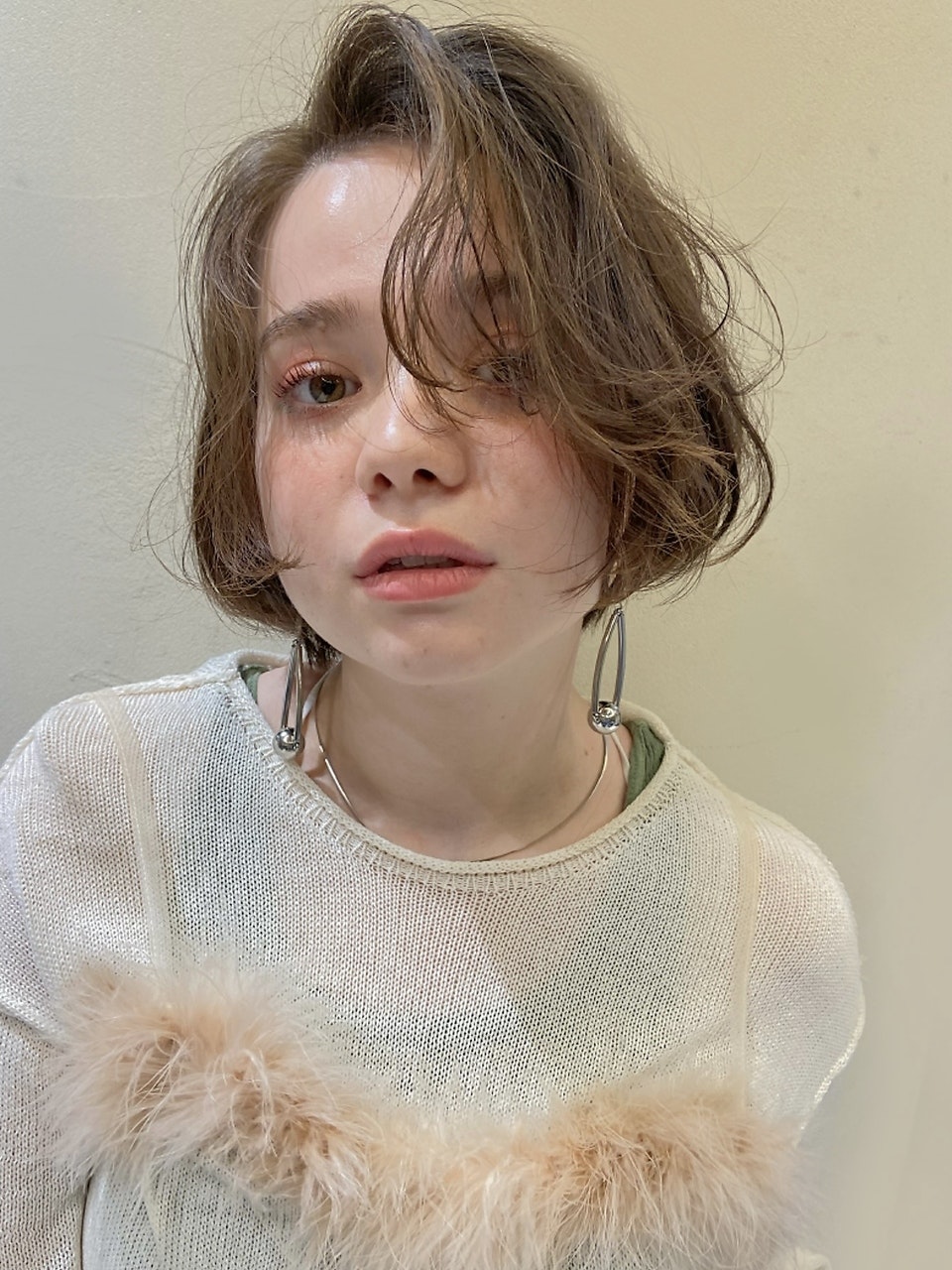 丸顔さんに似合うヘアアレンジのやり方を解説 簡単にできるおしゃれ見せスタイルをピックアップ ホットペッパービューティーマガジン