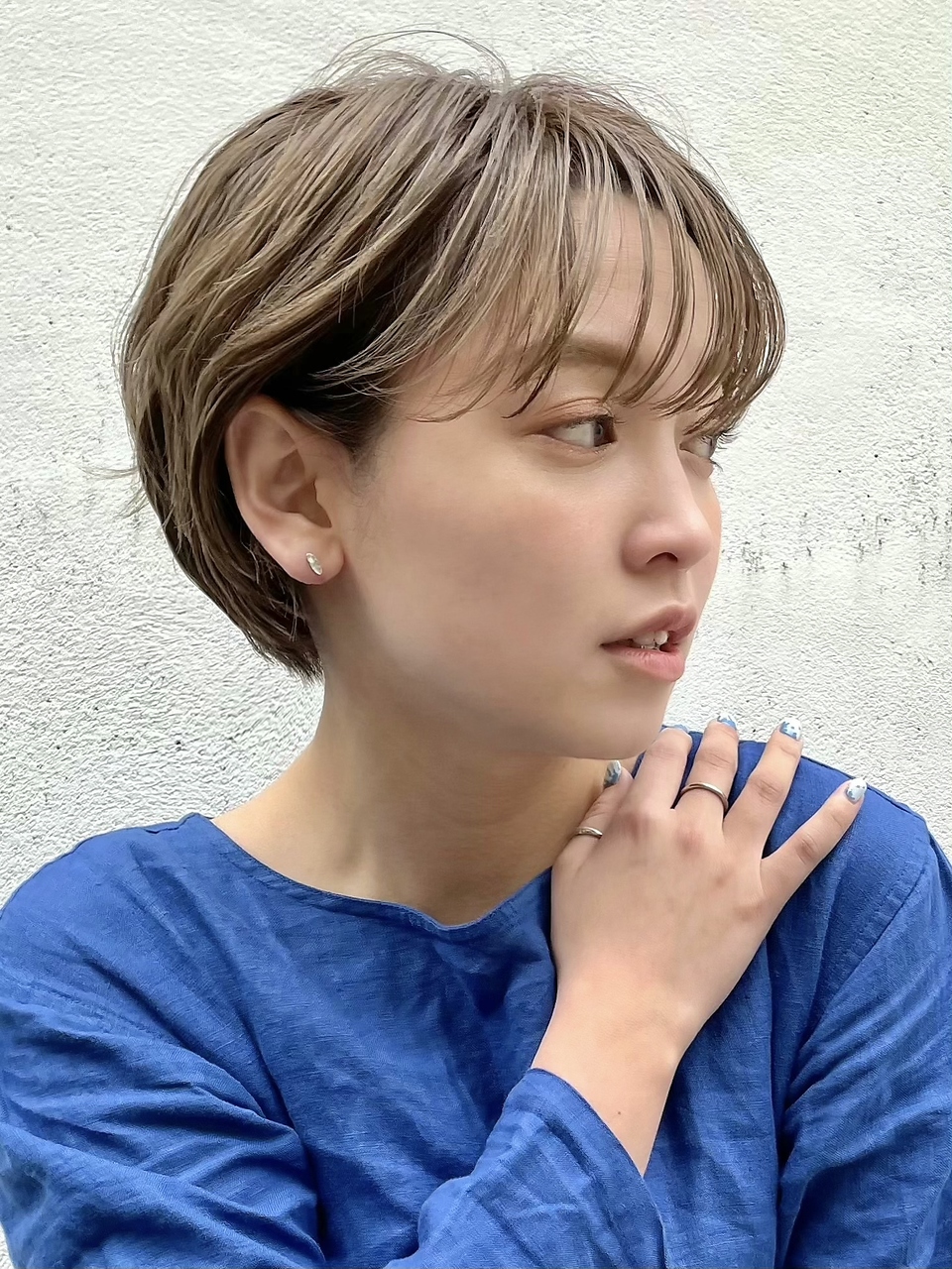 丸顔さんに似合う髪型 21年最新スタイル大特集 顔型を知って自分らしいヘアになろう ホットペッパービューティーマガジン 丸顔さんに似合う髪型 21年最新スタイル大特集 顔型を知って自分らしいヘアになろう ホットペッパービューティーマガジン
