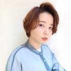 大人かわいい丸型前髪かきあげハンサムショート